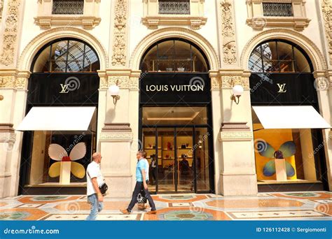 louis vuitton in milan italy|louis vuitton milan store.